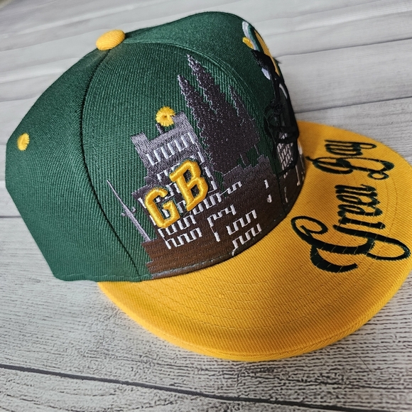 Green Bay Snapback Embroidered Cap - Picture 4 of 7
